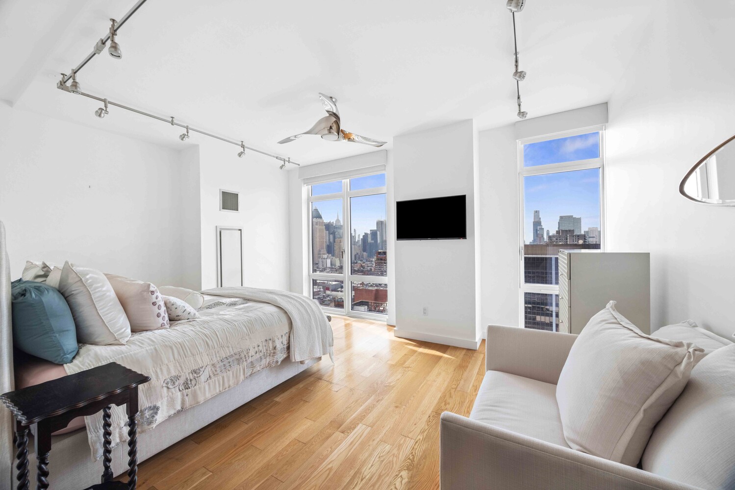 555 W 59TH Street 32B