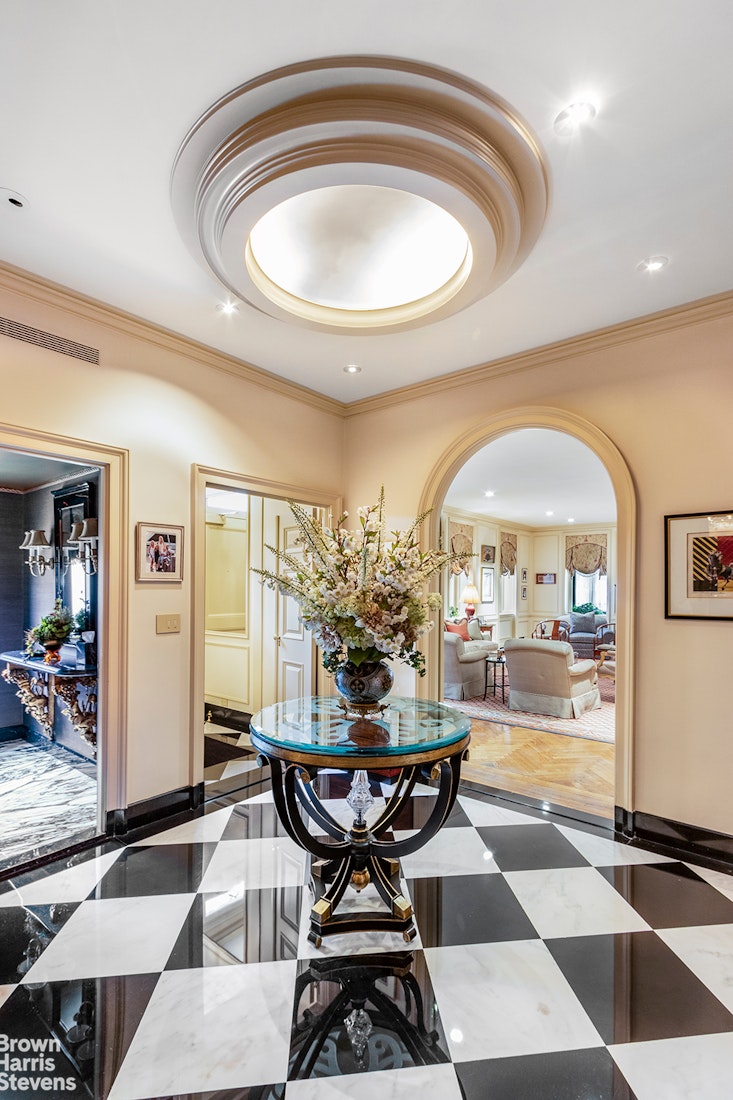 25 SUTTON Place MAISONETTE