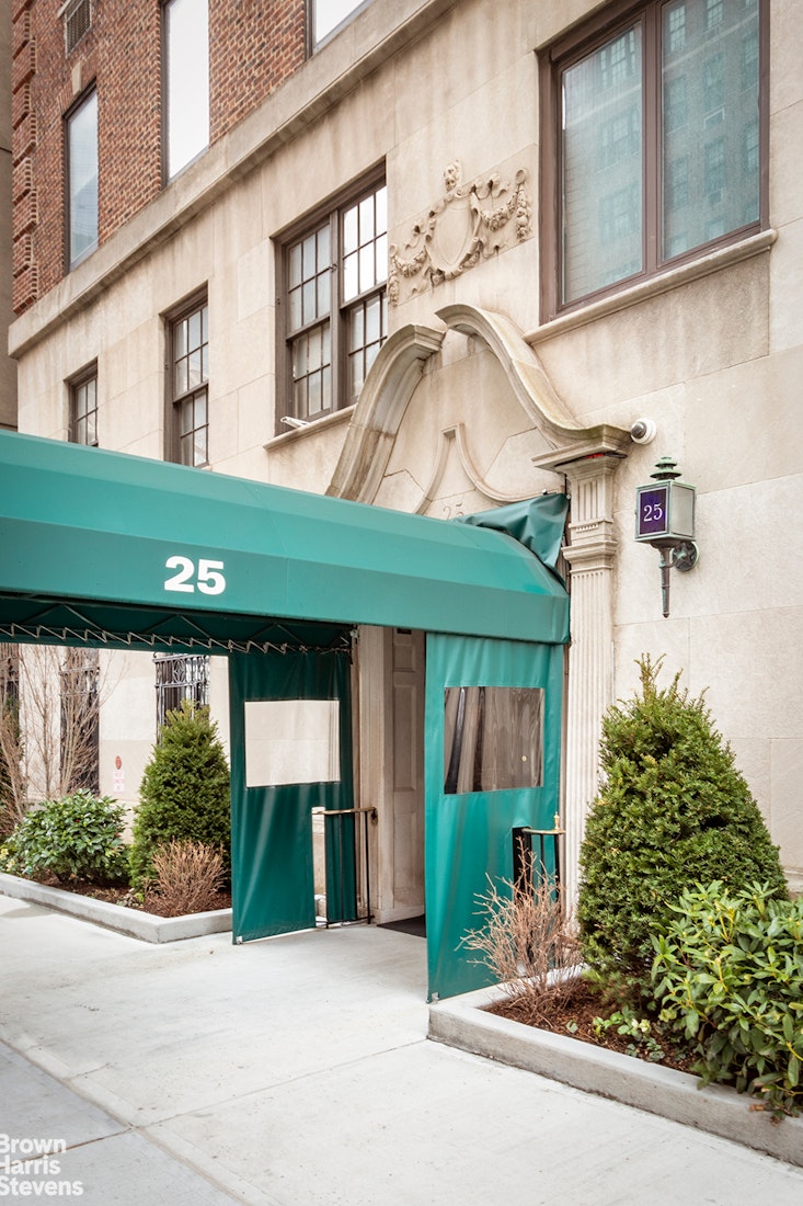 25 SUTTON Place MAISONETTE