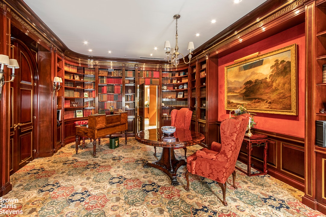 25 SUTTON Place MAISONETTE