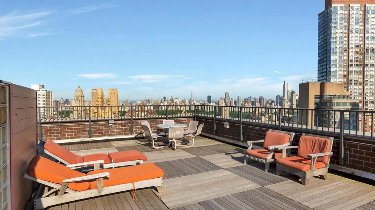 2025 BROADWAY 17A