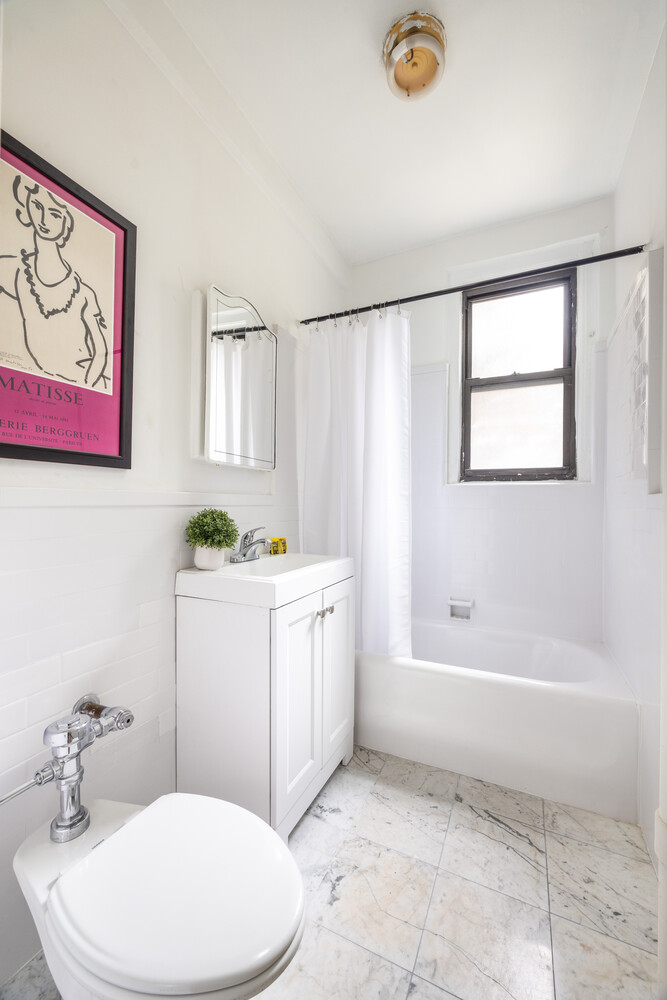201 W 89TH Street 4C