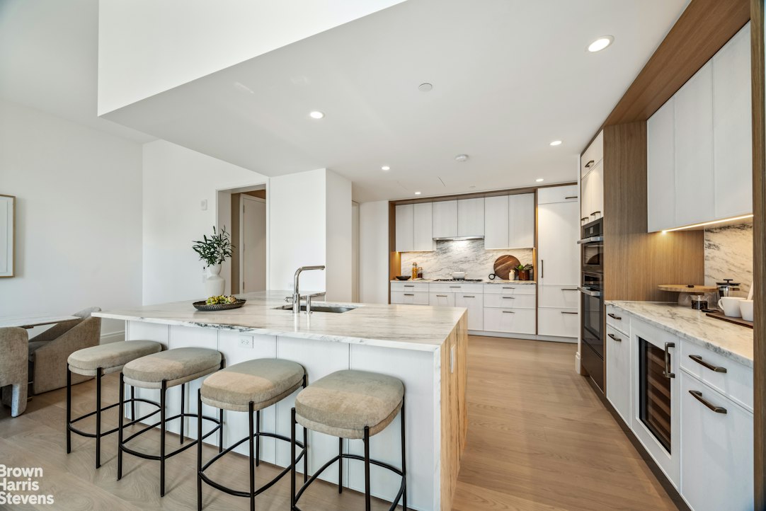 50 W 66TH Street 17F