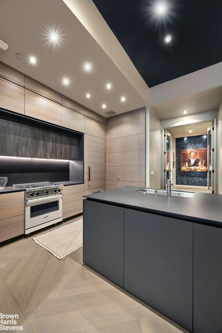 39 E 19TH Street 2