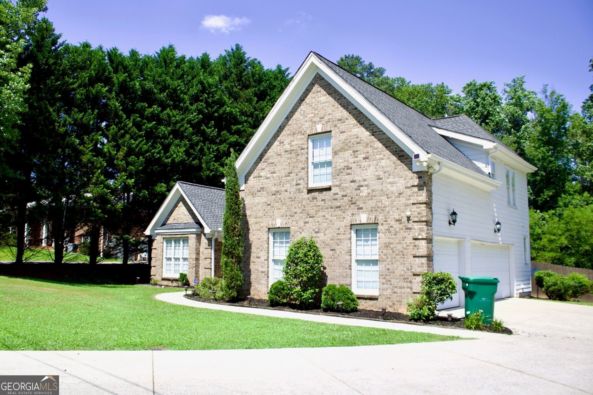 774 Mary Ann Drive NE