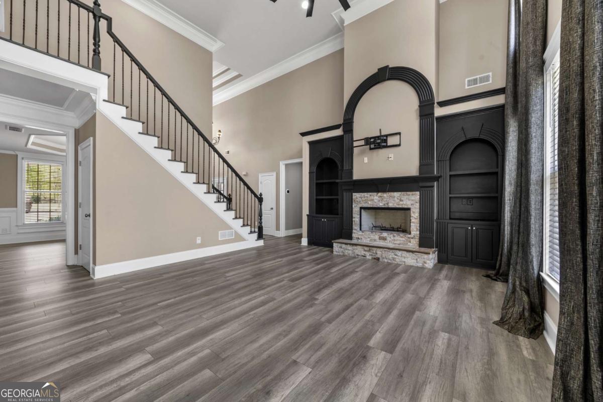 774 Mary Ann Drive NE