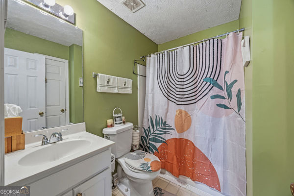 1835 Barrington Overlook NW