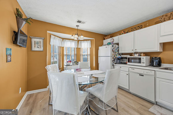 1835 Barrington Overlook NW