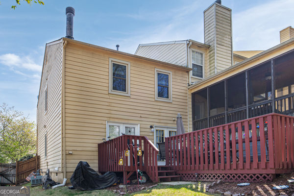 1835 Barrington Overlook NW