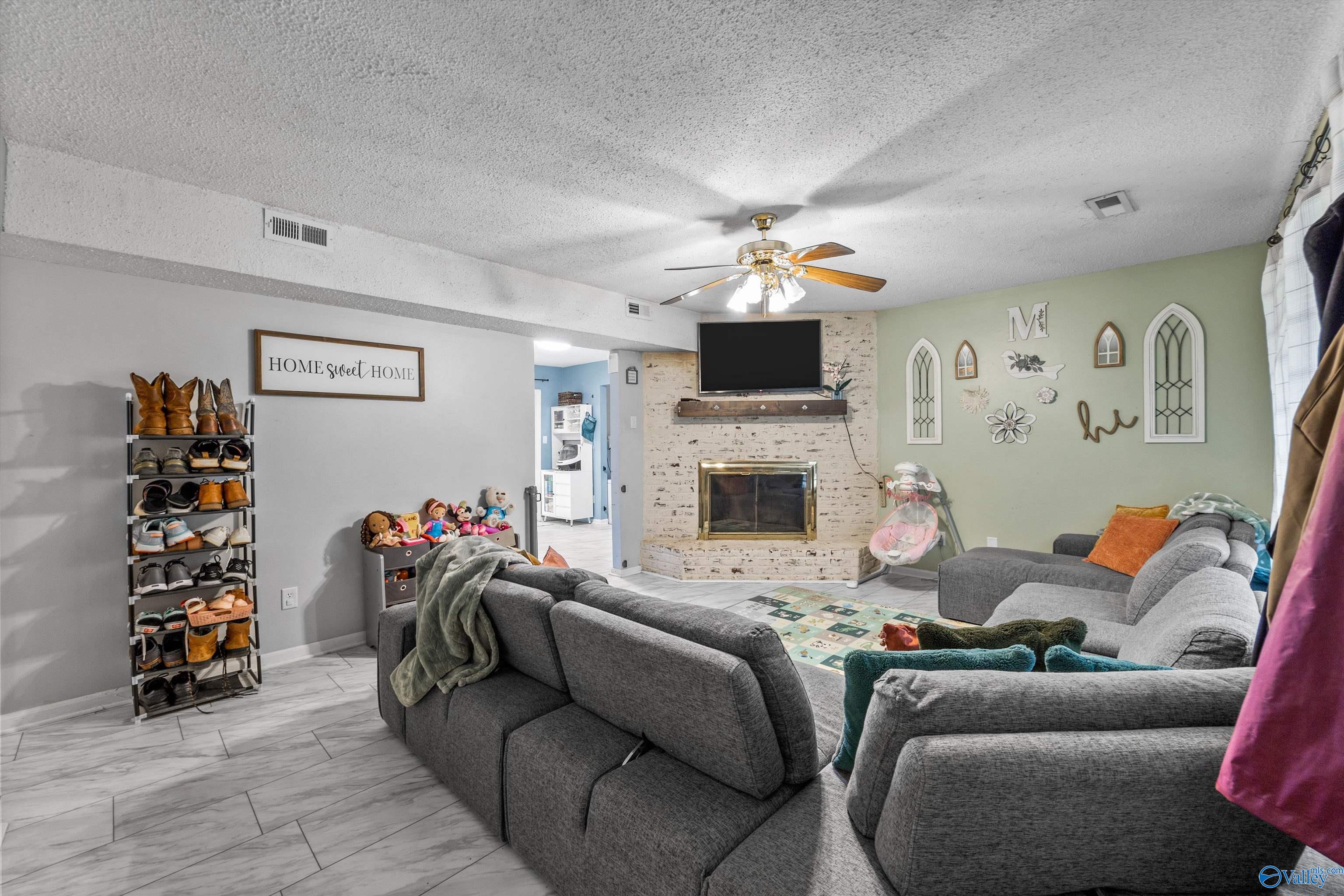 3612 White Oak Way SW