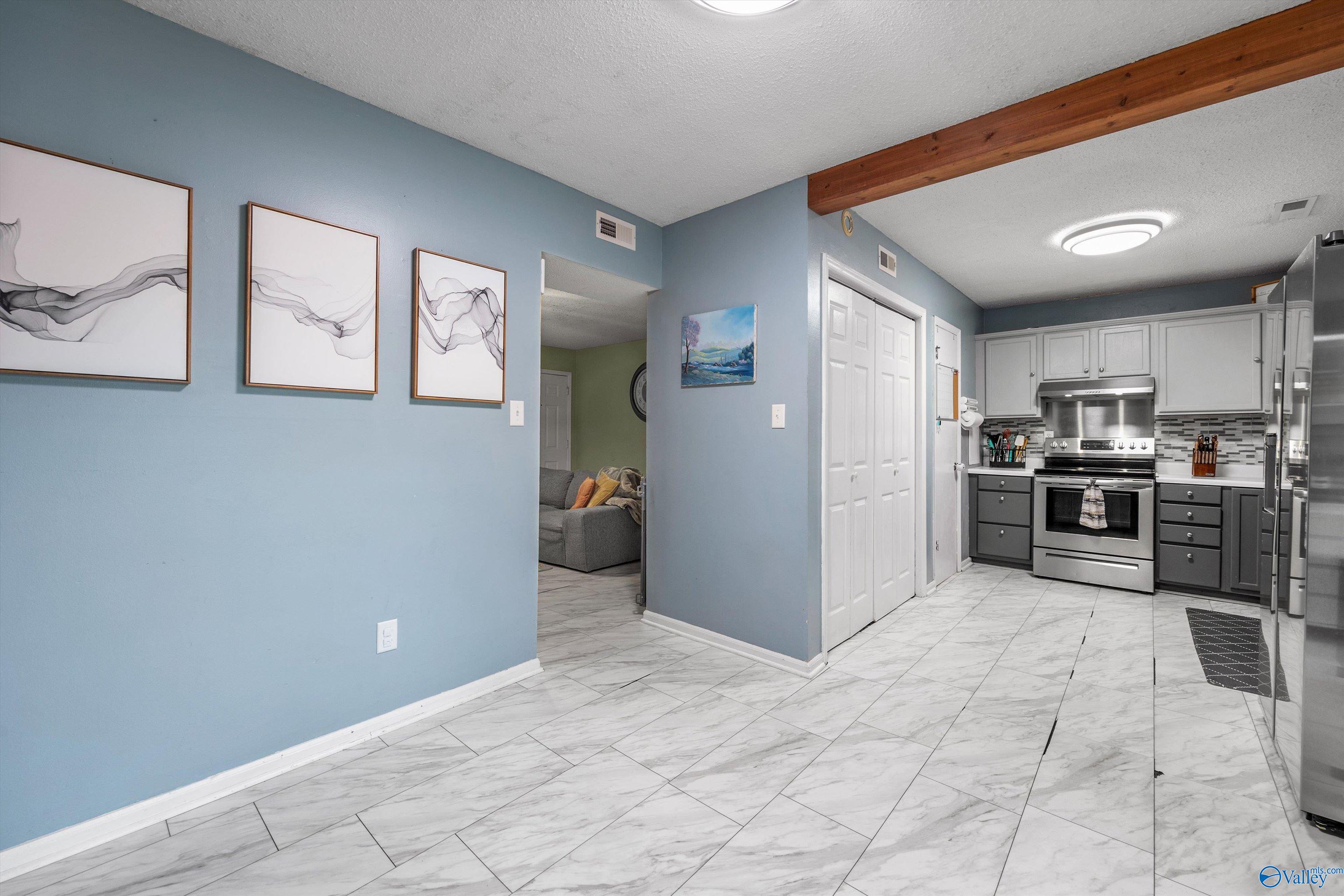 3612 White Oak Way SW