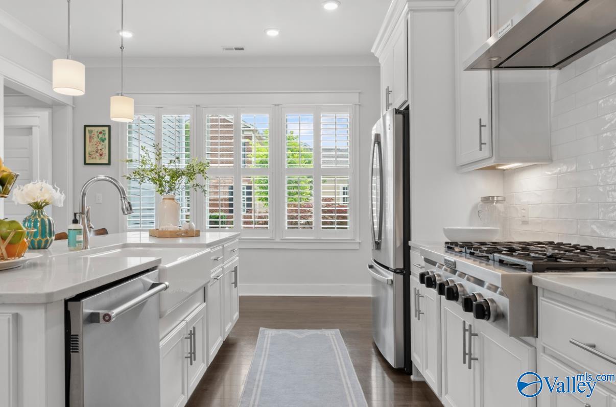 109 Hillcrest Avenue NW