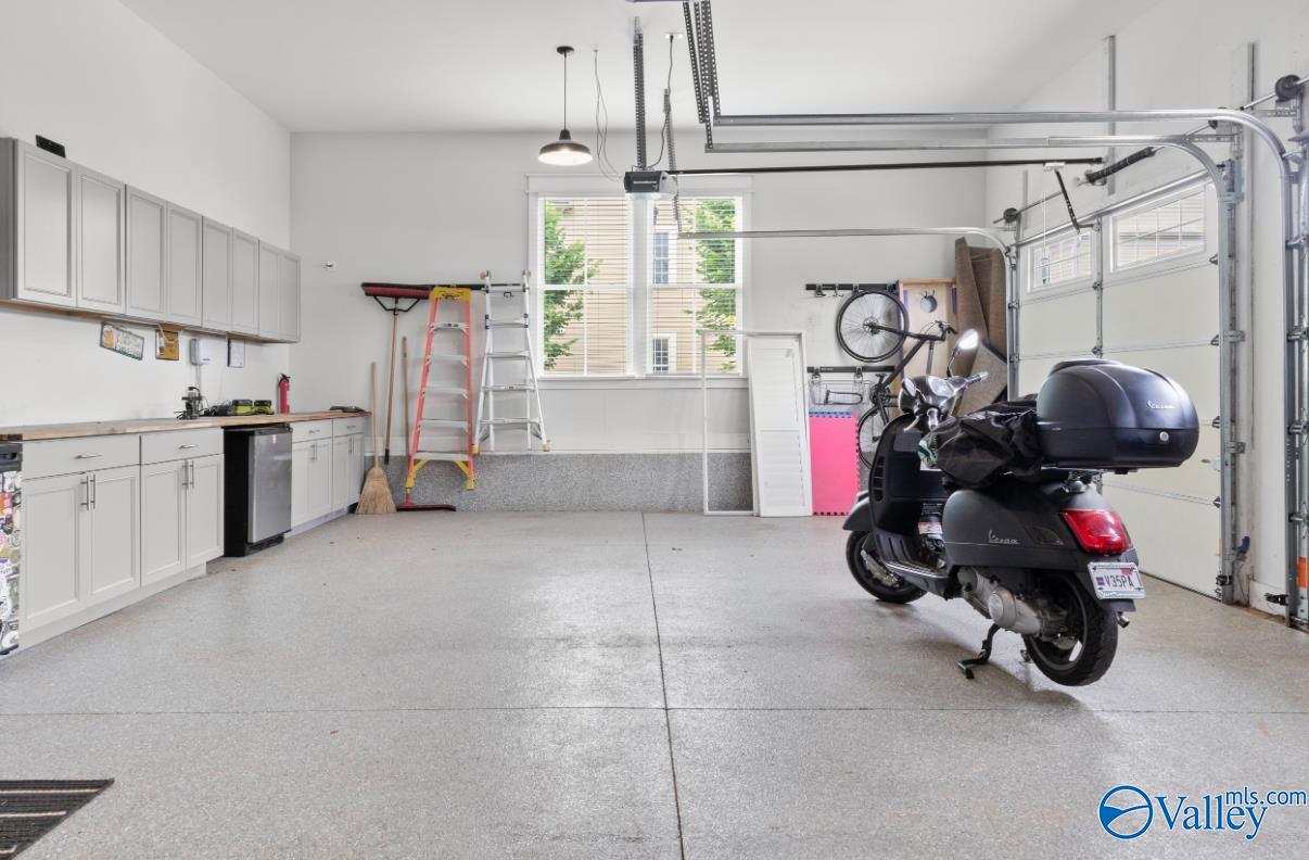 109 Hillcrest Avenue NW