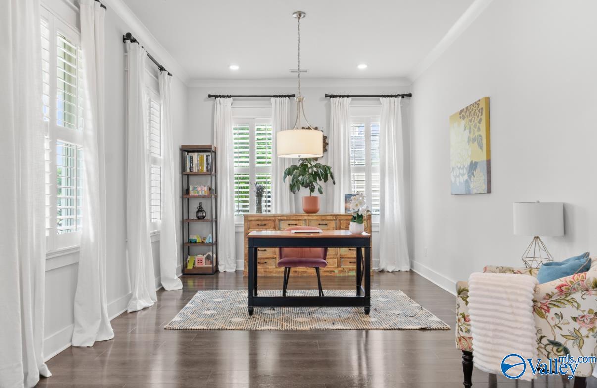 109 Hillcrest Avenue NW