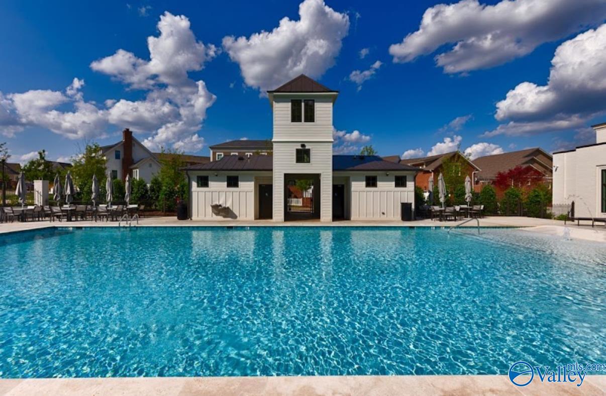 109 Hillcrest Avenue NW