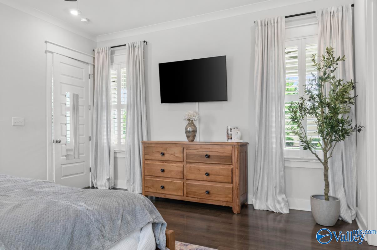 109 Hillcrest Avenue NW