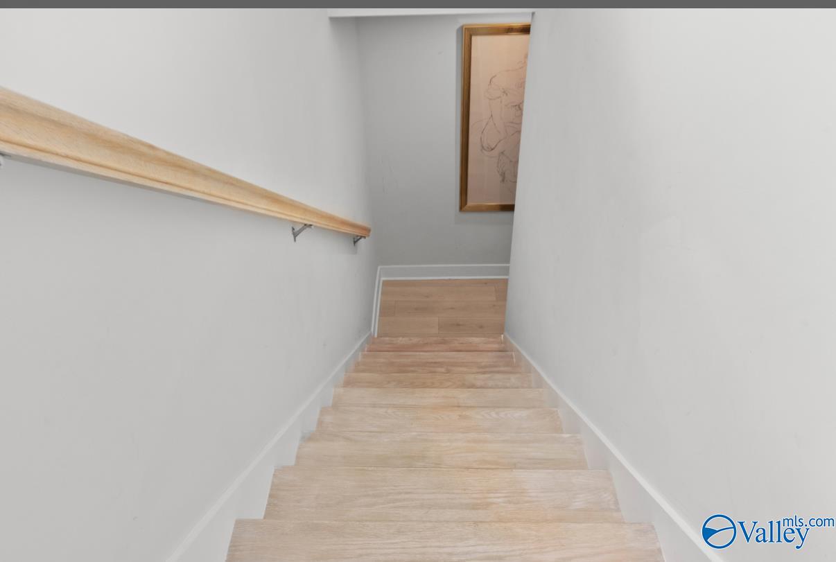 109 Hillcrest Avenue NW