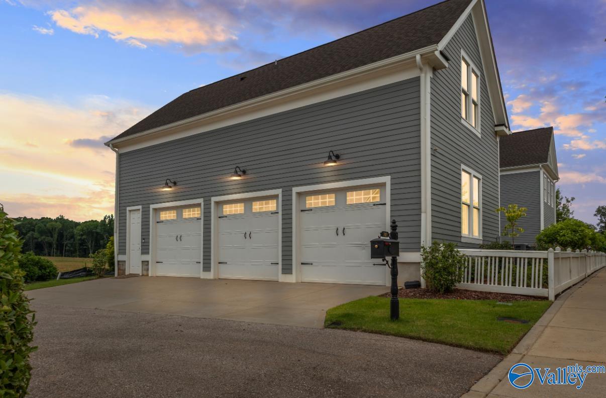 109 Hillcrest Avenue NW