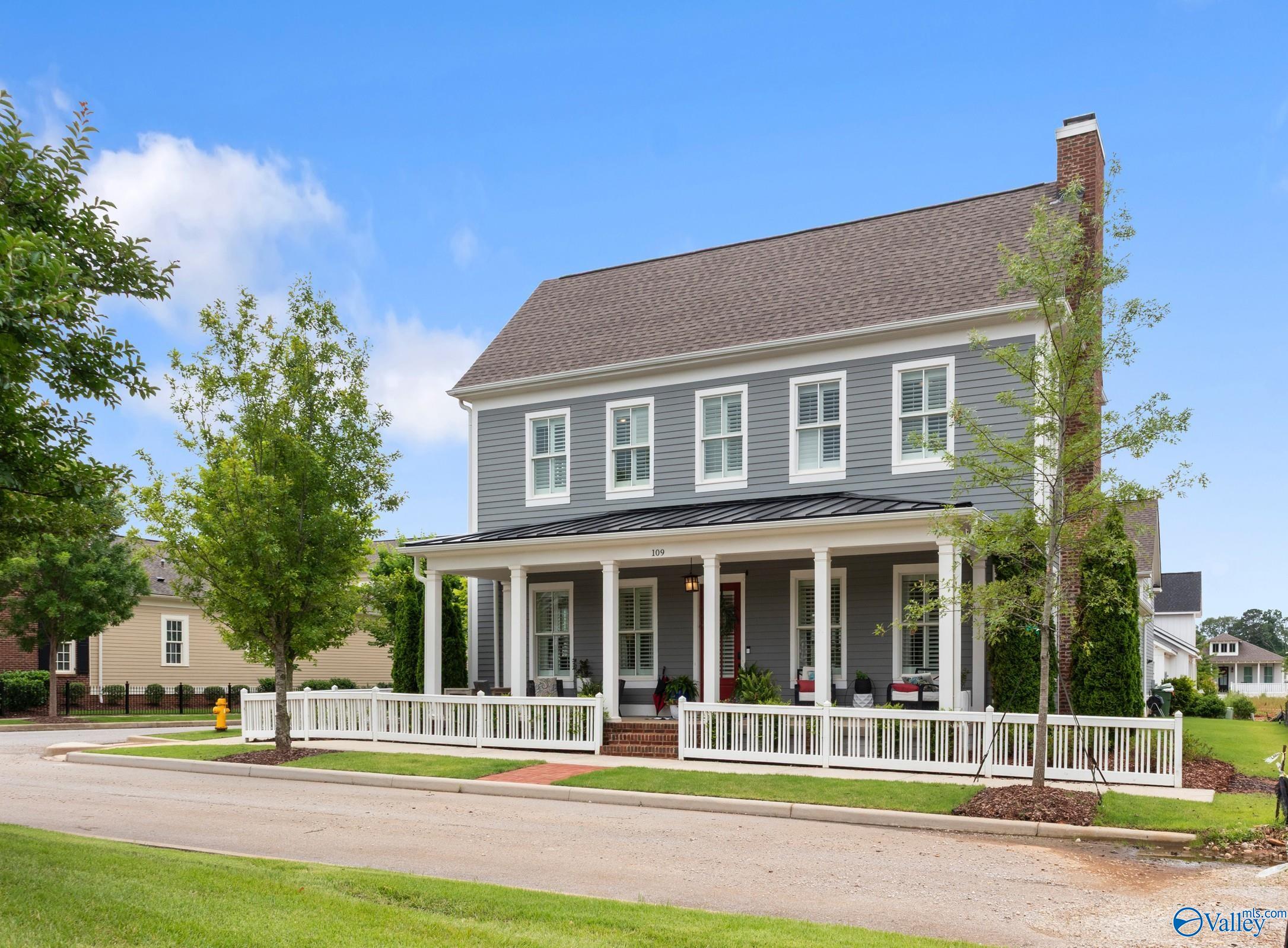 109 Hillcrest Avenue NW