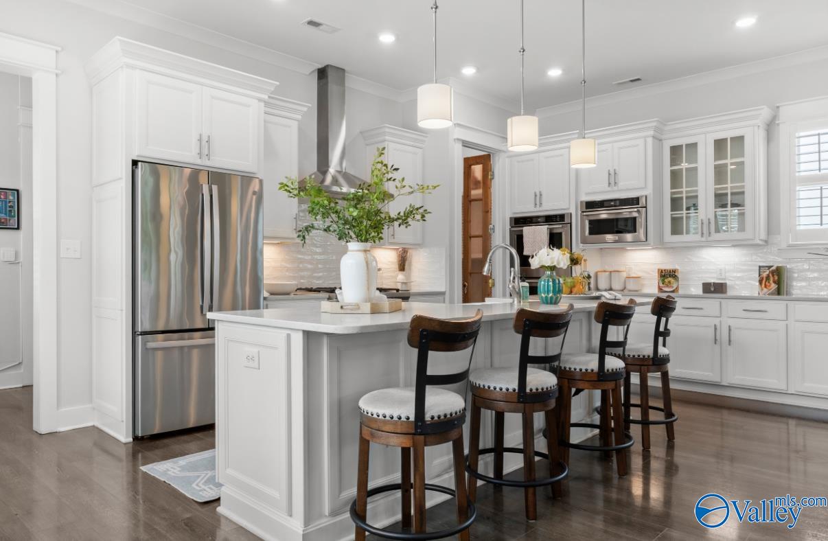 109 Hillcrest Avenue NW