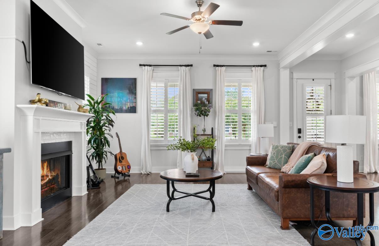 109 Hillcrest Avenue NW