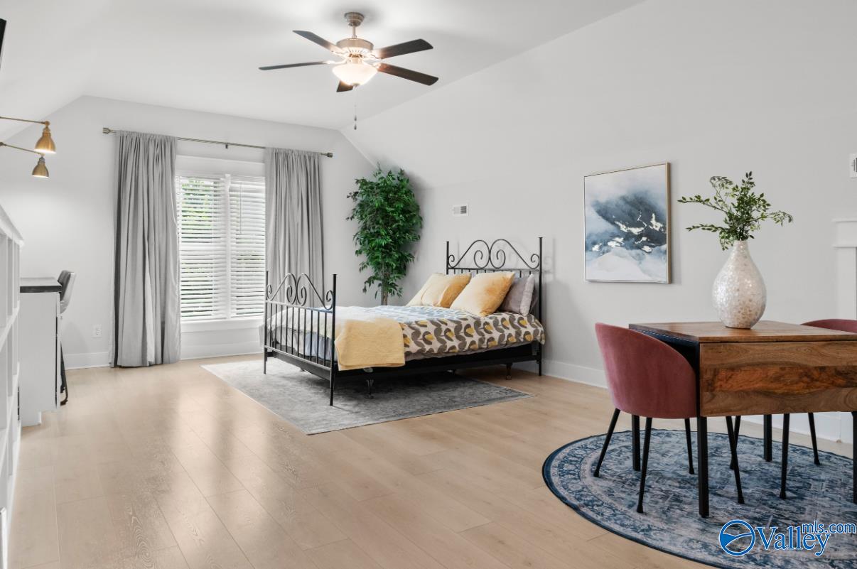 109 Hillcrest Avenue NW