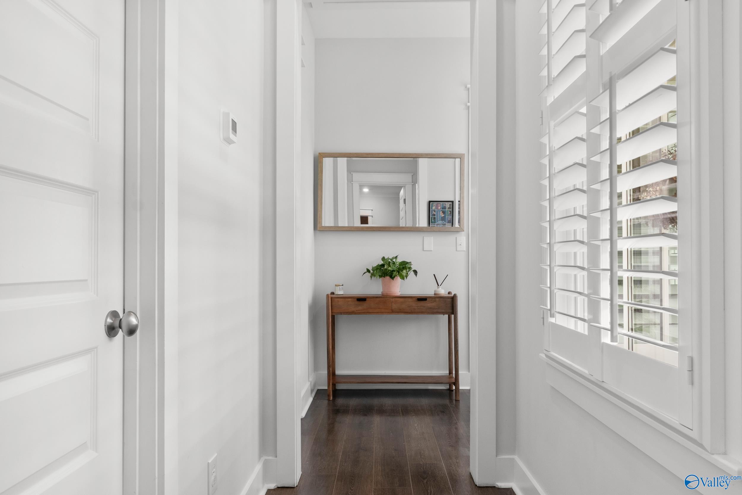 109 Hillcrest Avenue NW