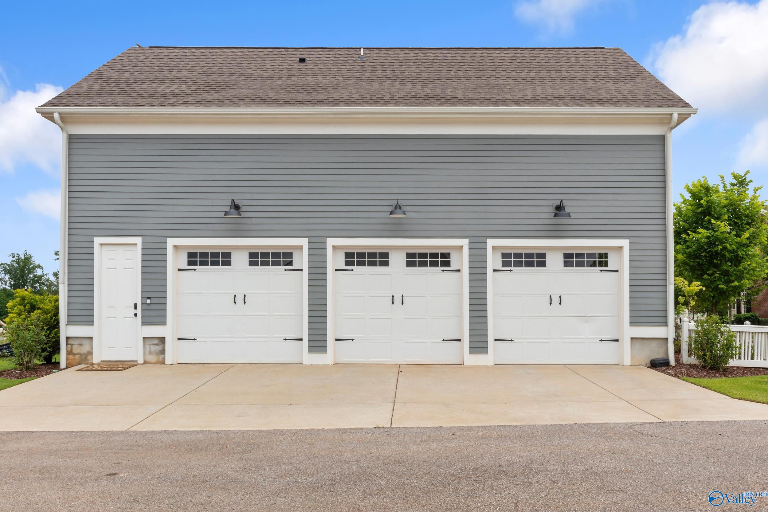 109 Hillcrest Avenue NW