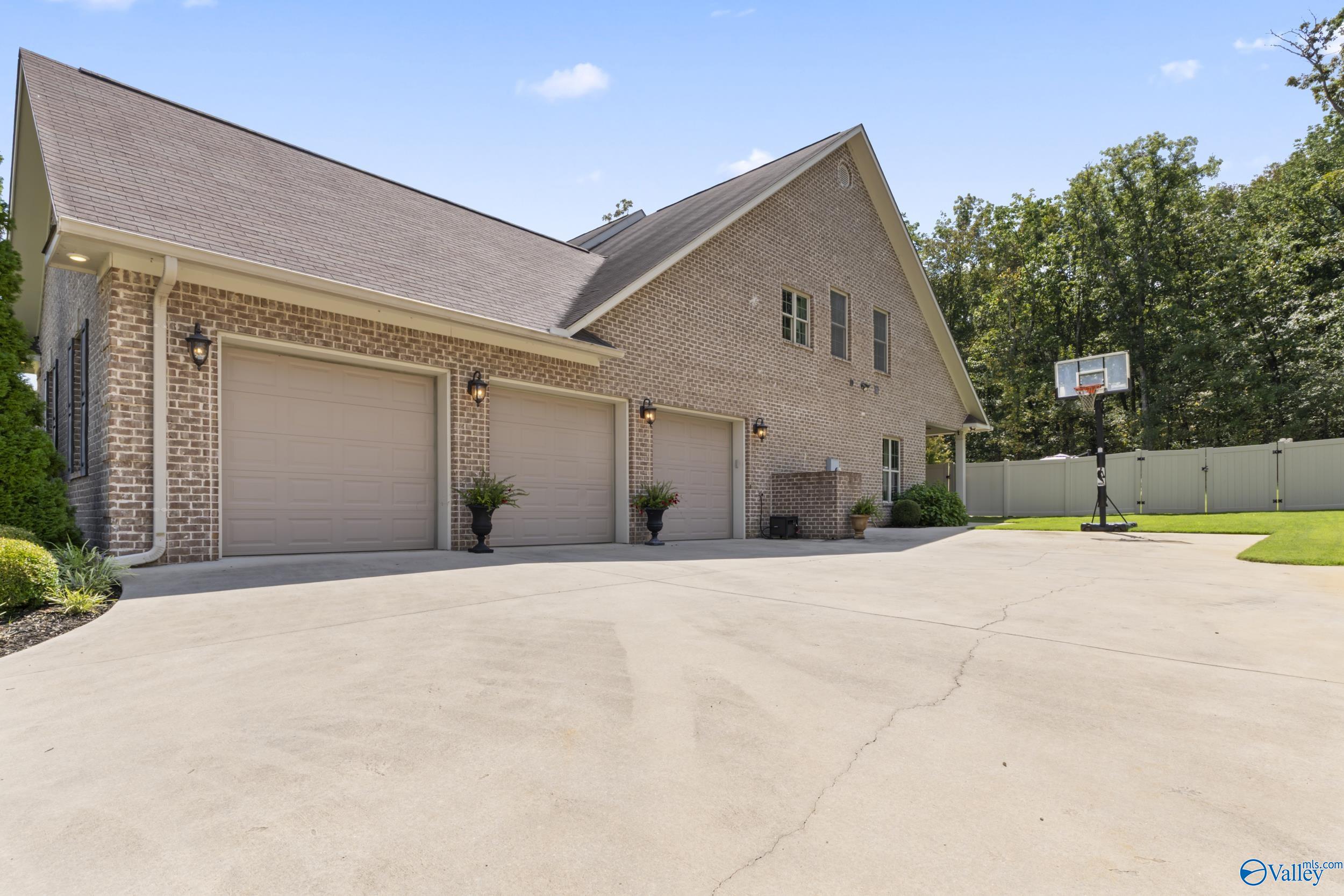 2309 SW Selma Street