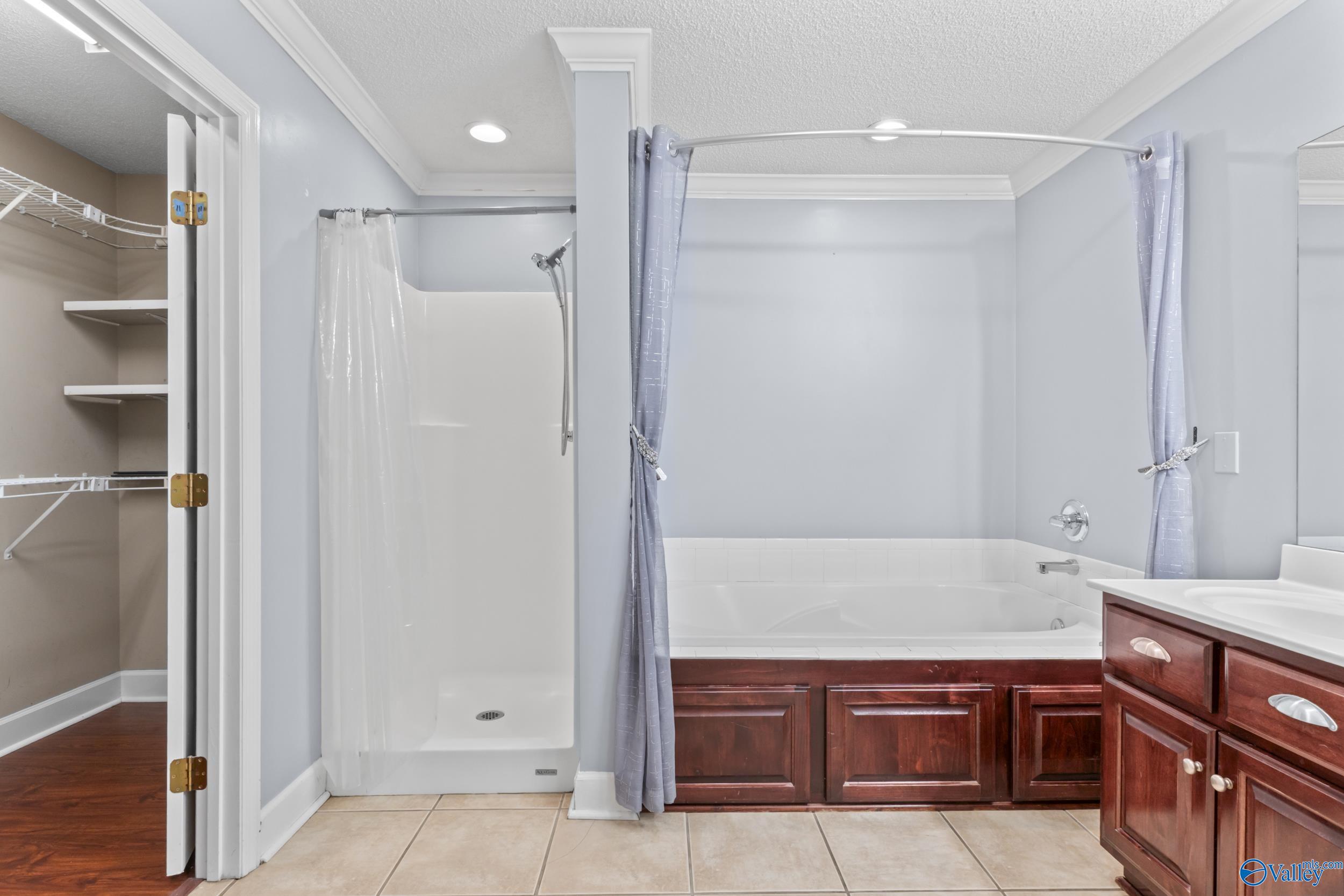 3907 Steve Perkins Drive SW