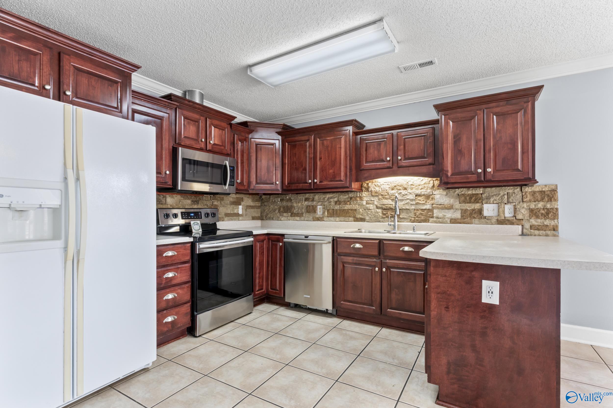 3907 Steve Perkins Drive SW