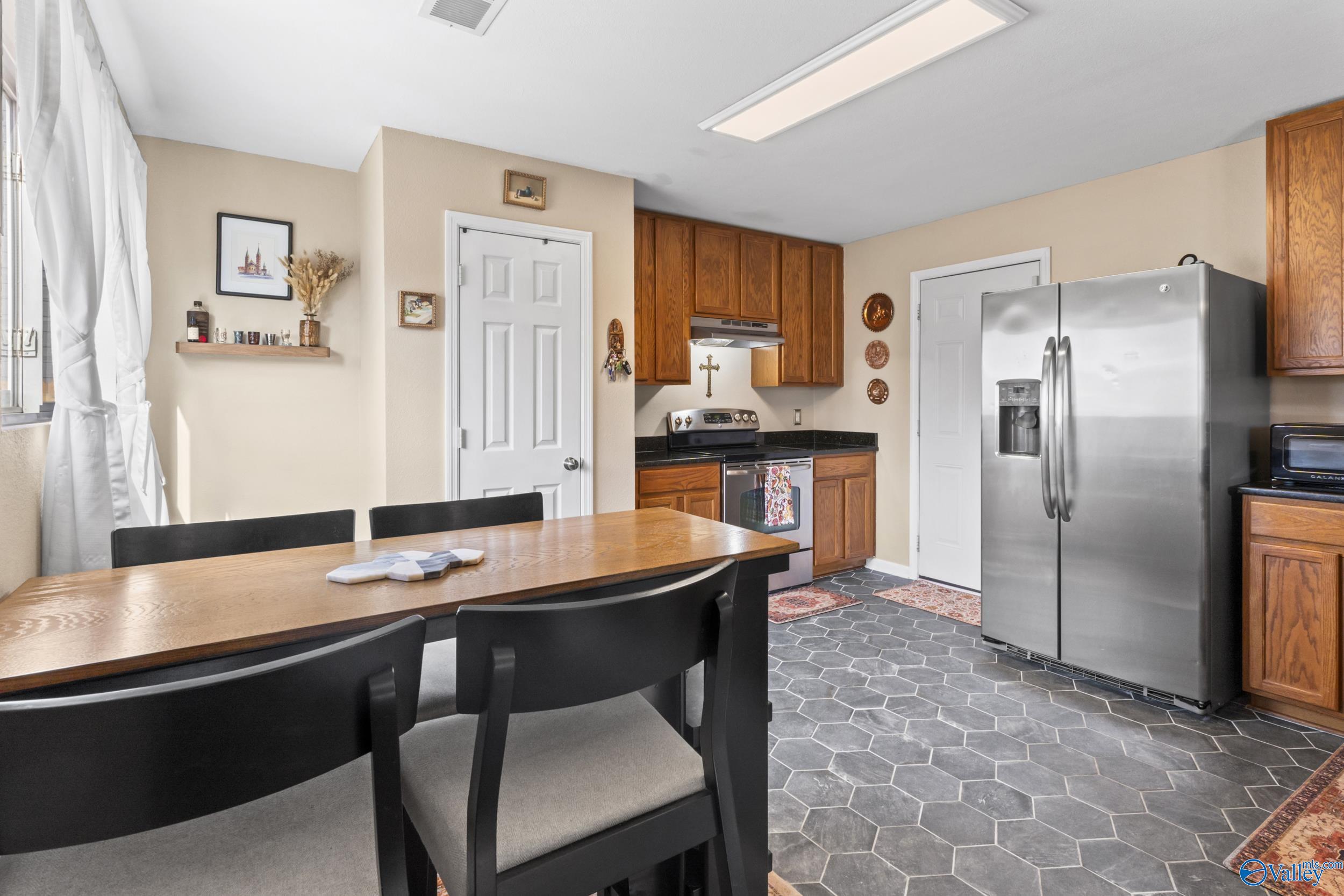 3099 Castlecreek Drive SW