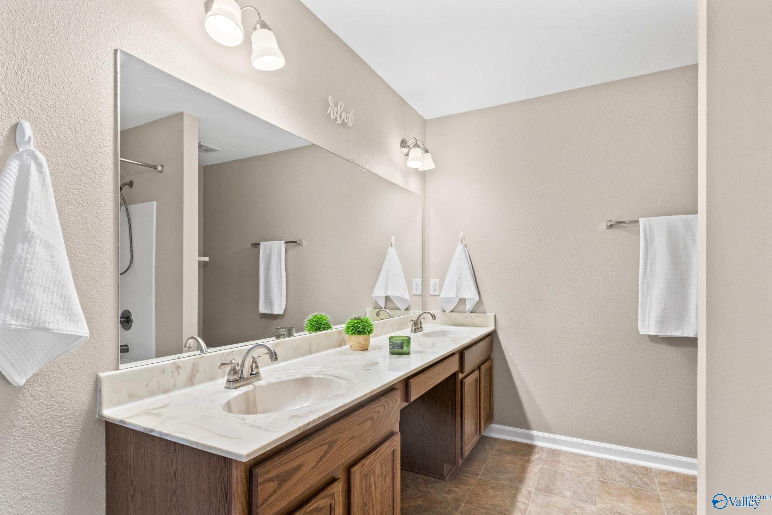 3099 Castlecreek Drive SW