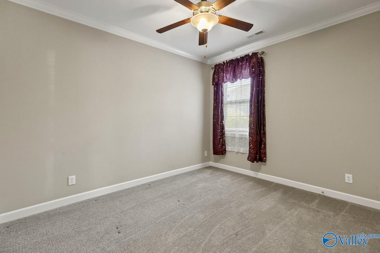 24 Tall Oak Blvd