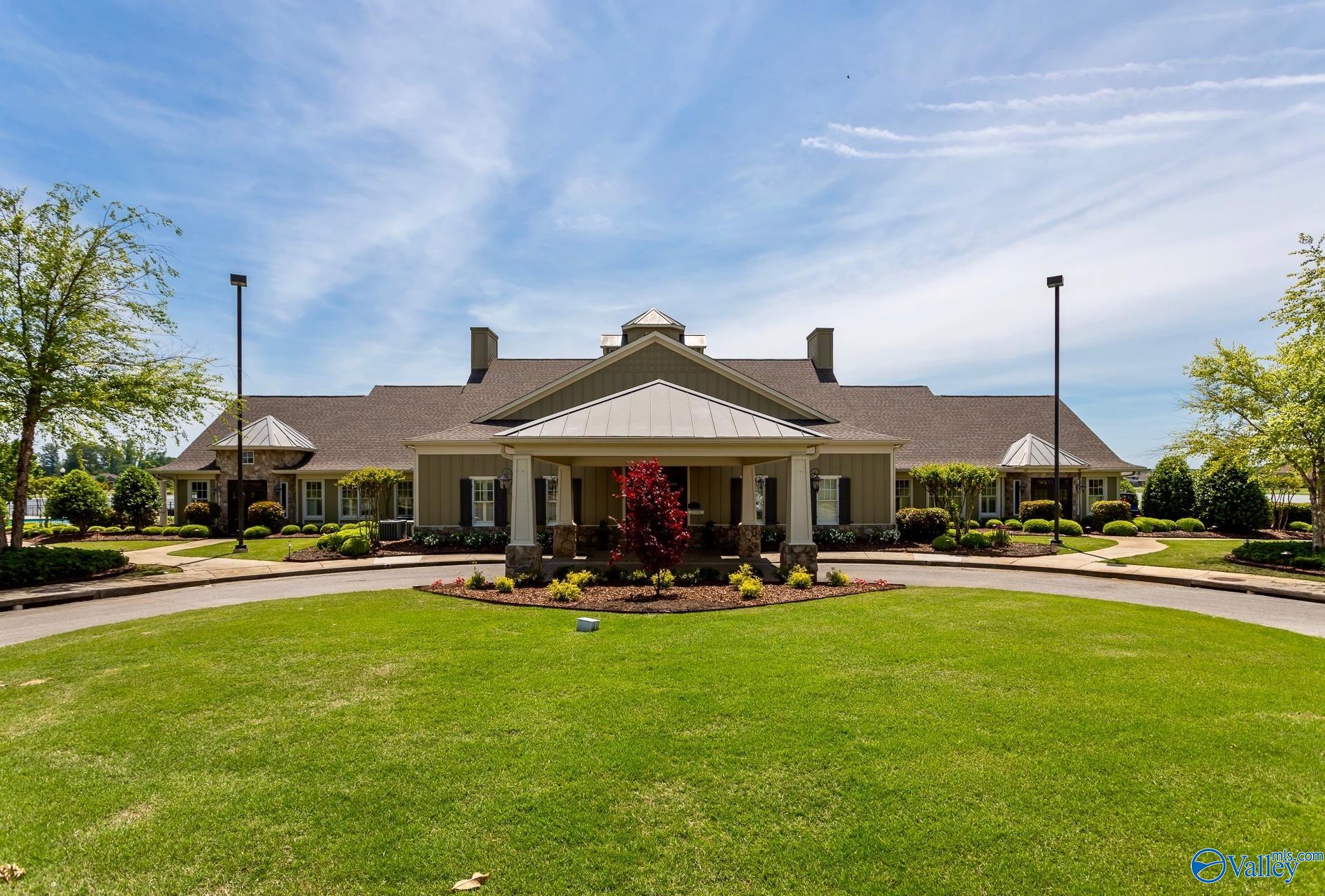 24 Tall Oak Blvd