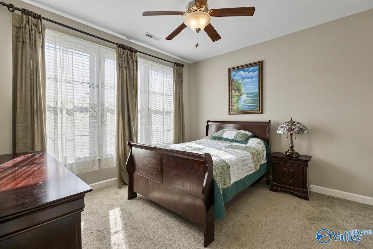 24 Tall Oak Blvd