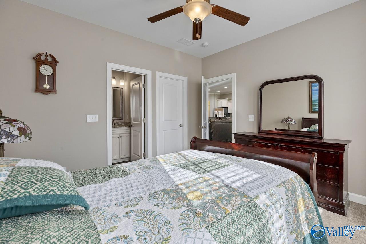 24 Tall Oak Blvd