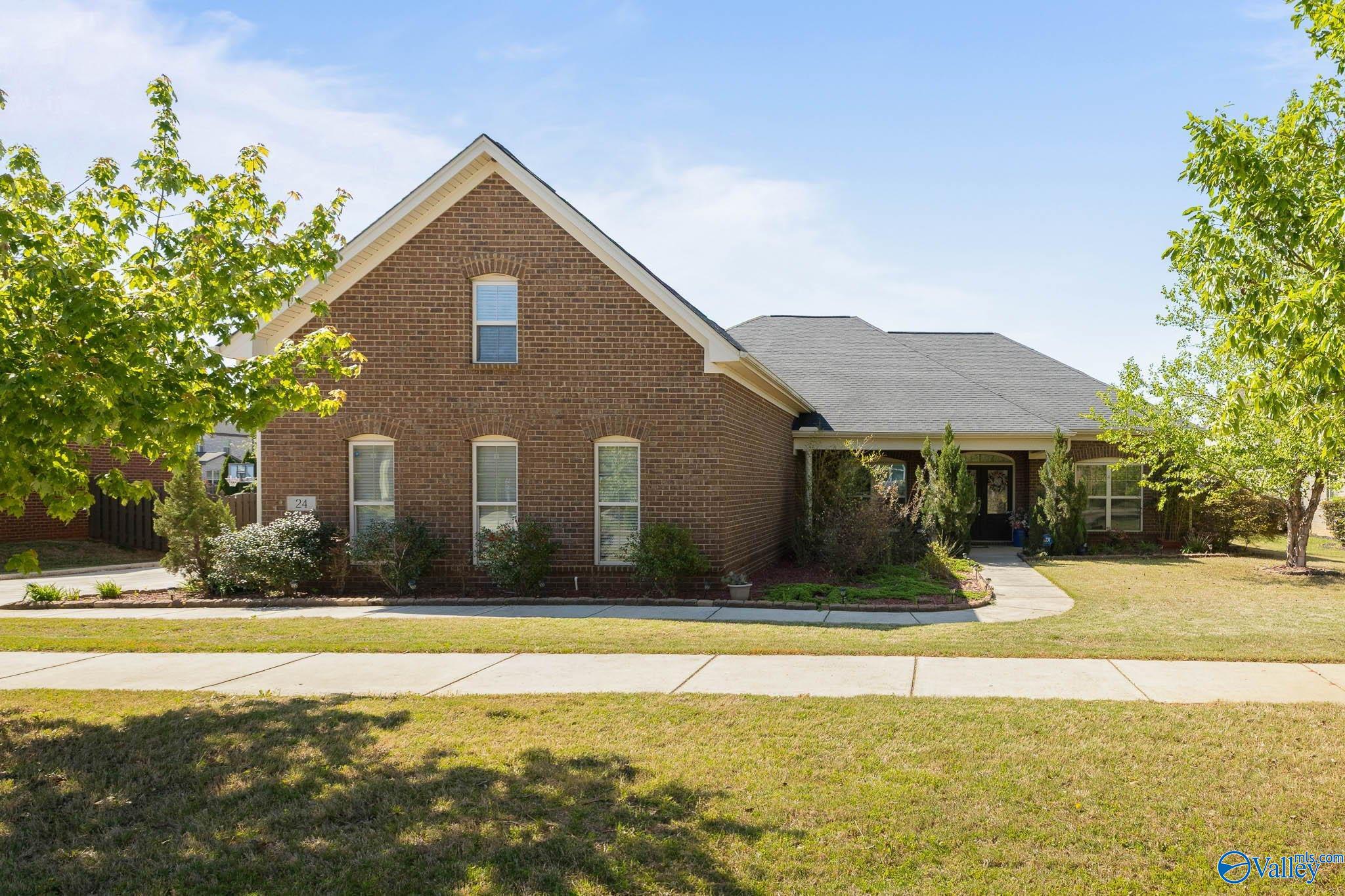 24 Tall Oak Blvd