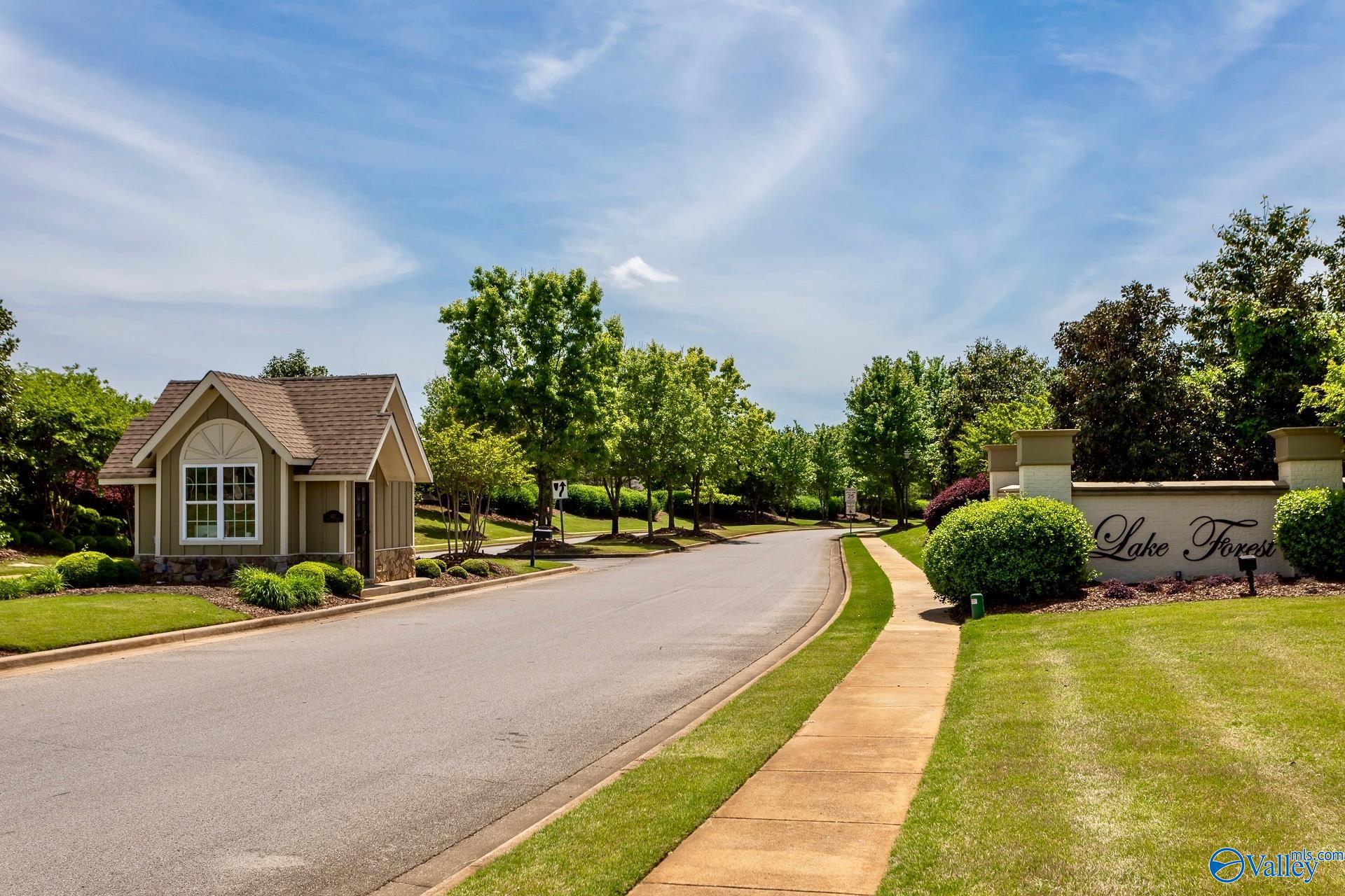 24 Tall Oak Blvd