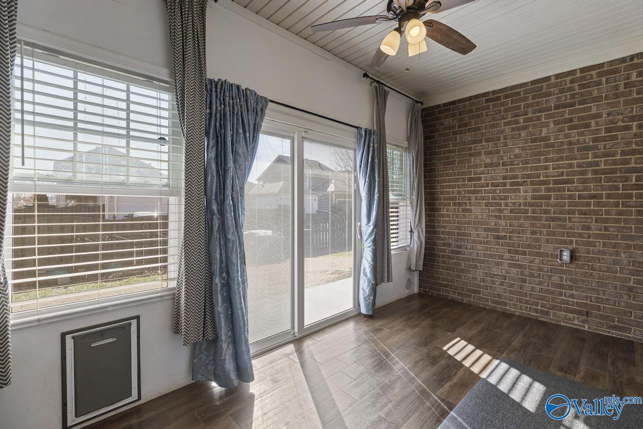 24 Tall Oak Blvd