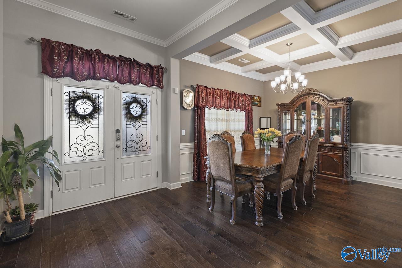 24 Tall Oak Blvd
