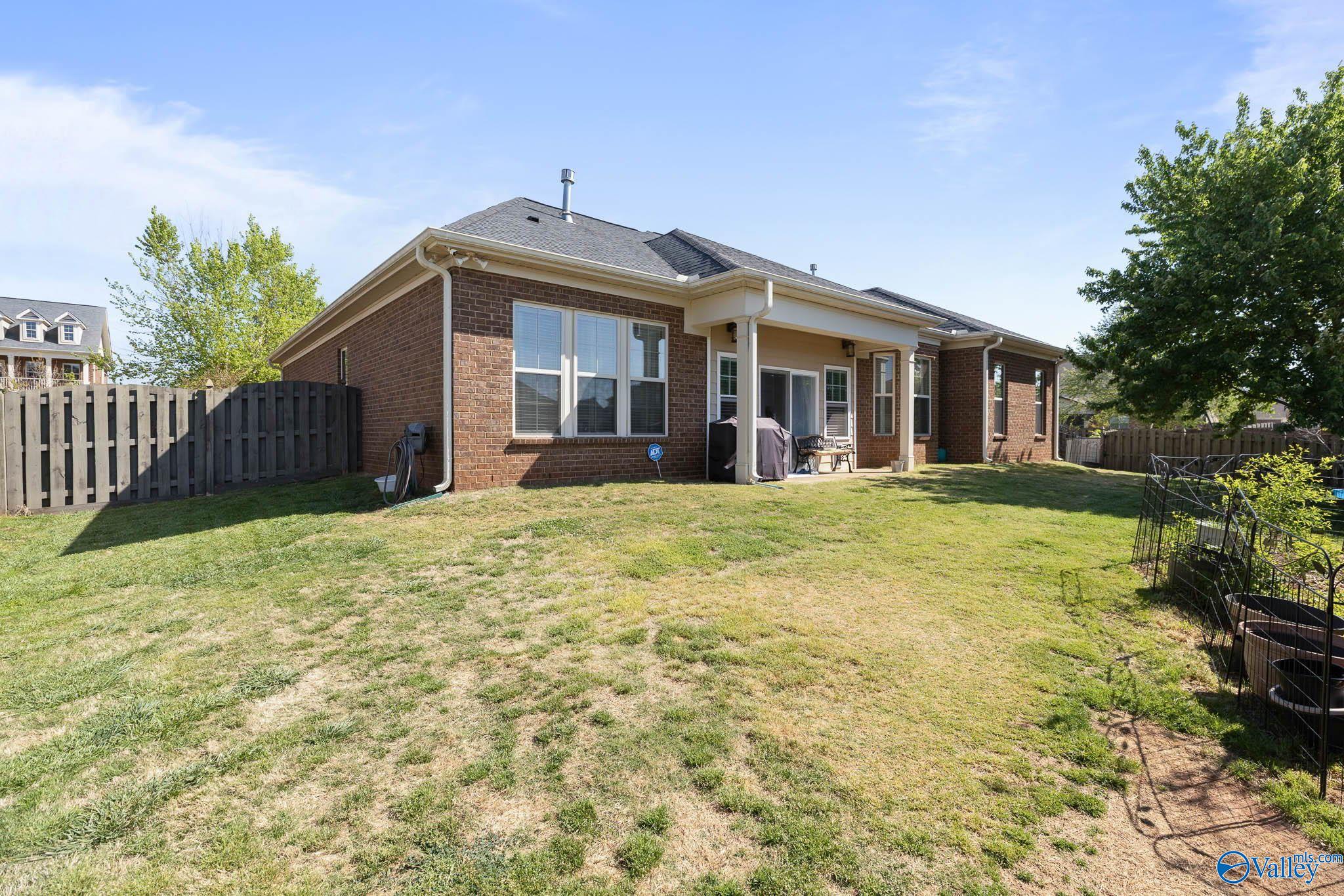 24 Tall Oak Blvd