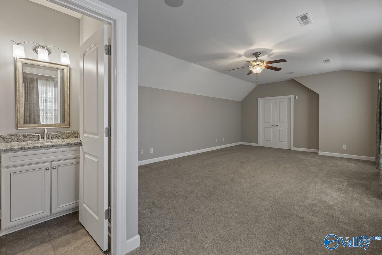 24 Tall Oak Blvd