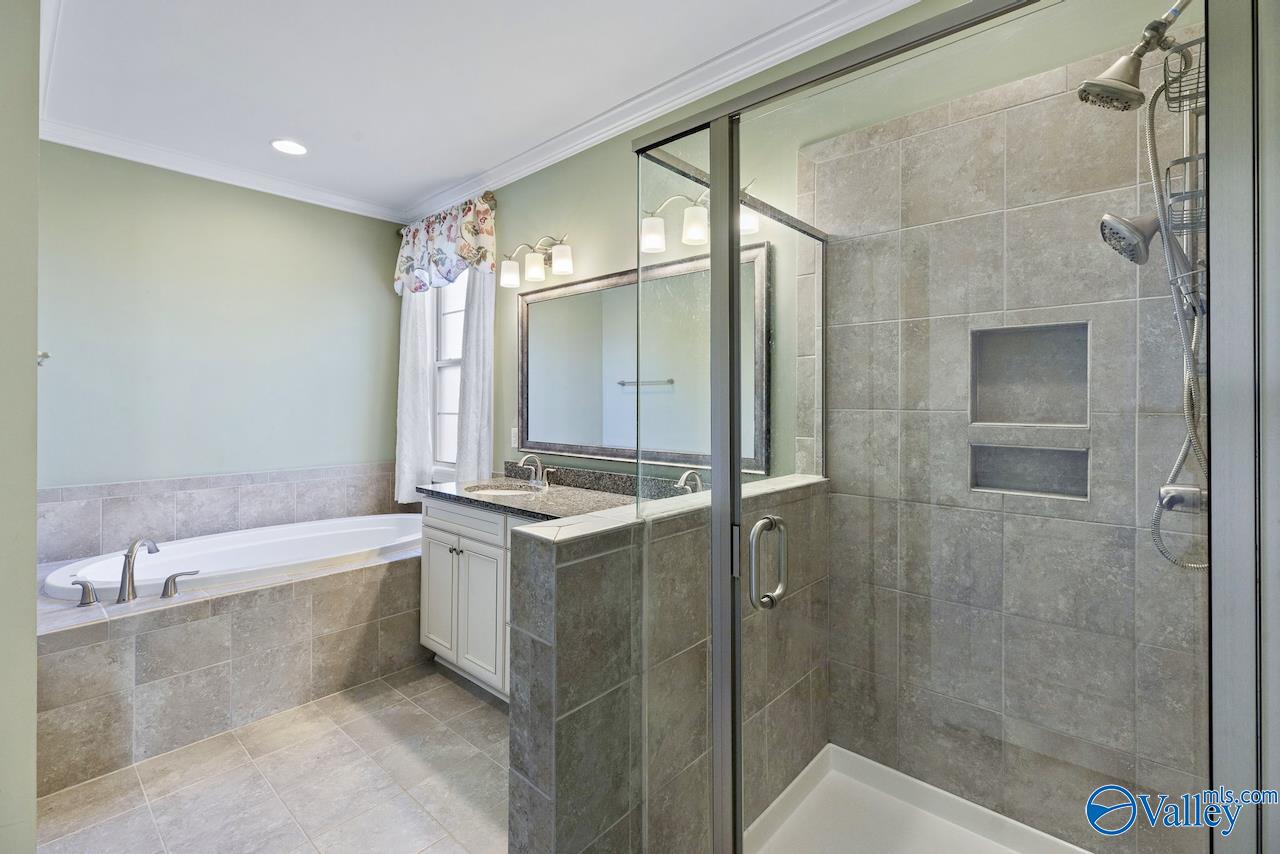 24 Tall Oak Blvd