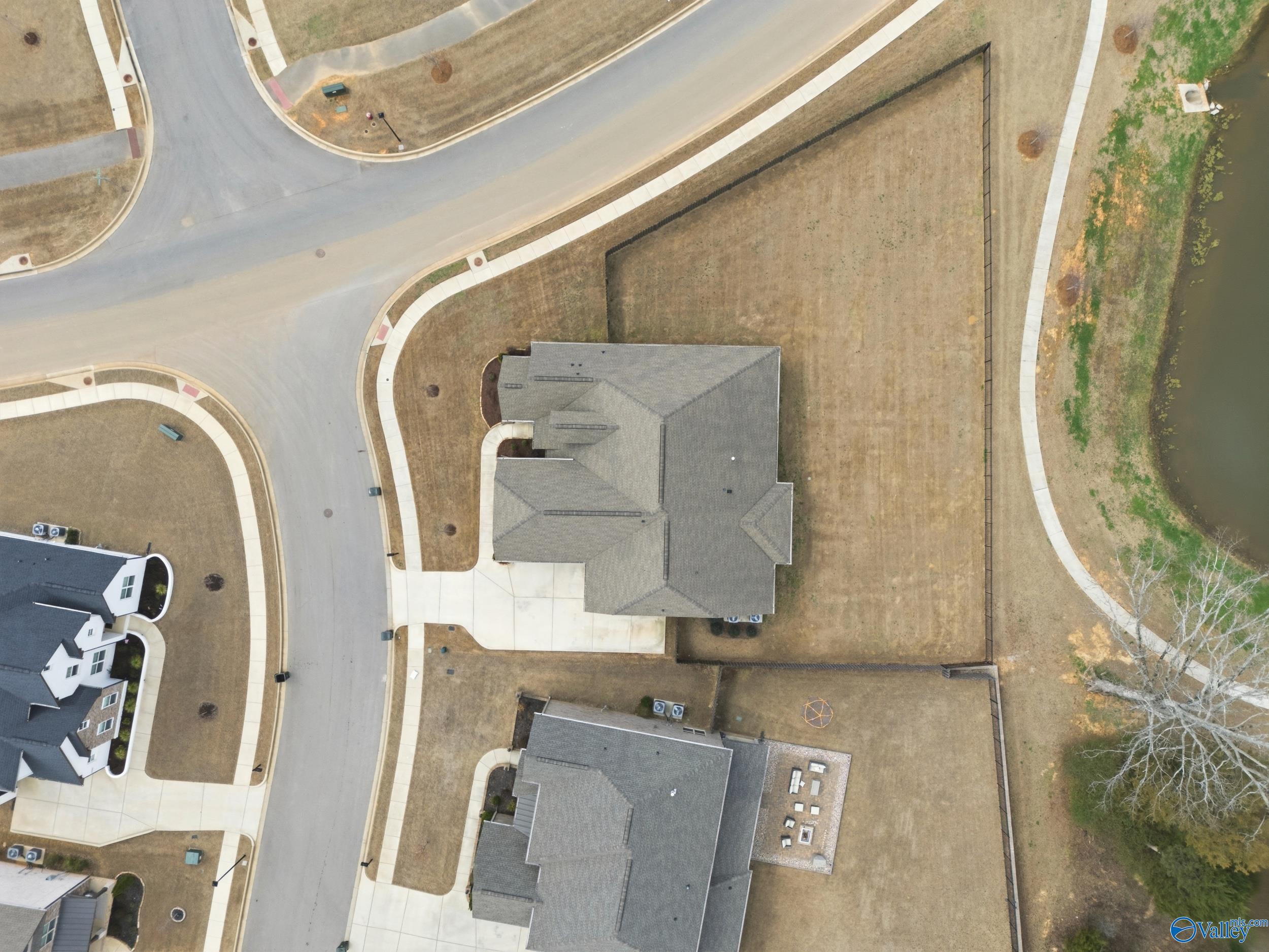 201 Goose Hill Bend