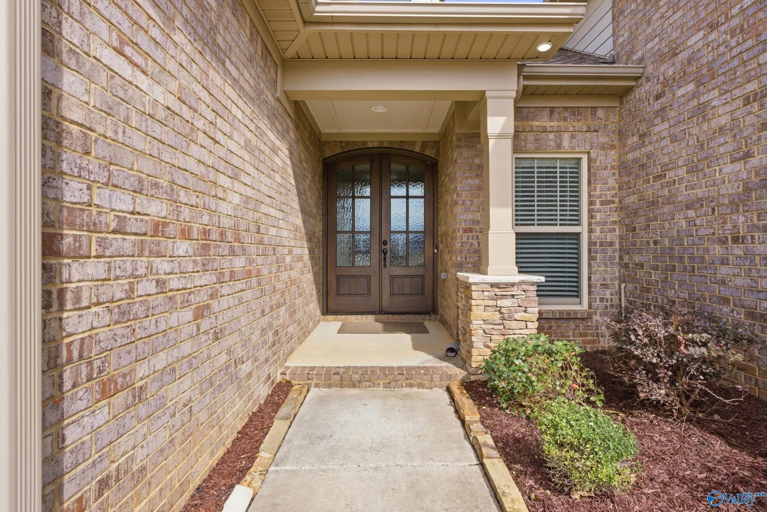 201 Goose Hill Bend