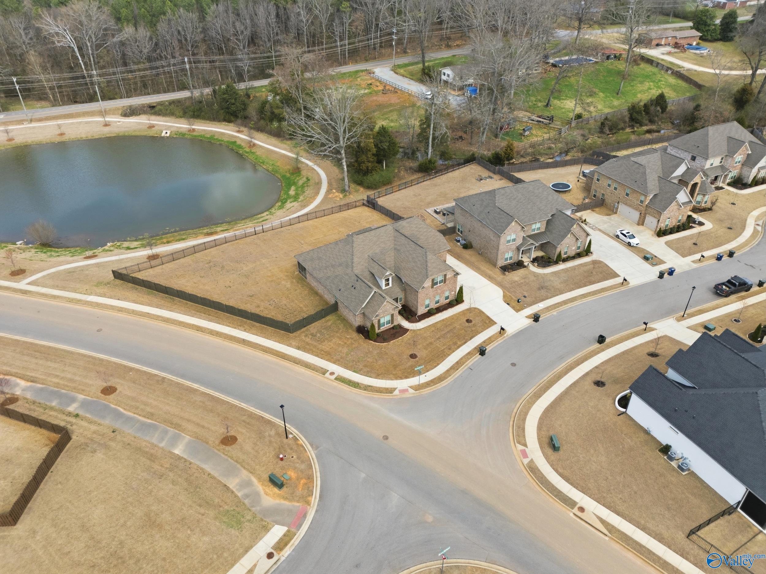 201 Goose Hill Bend
