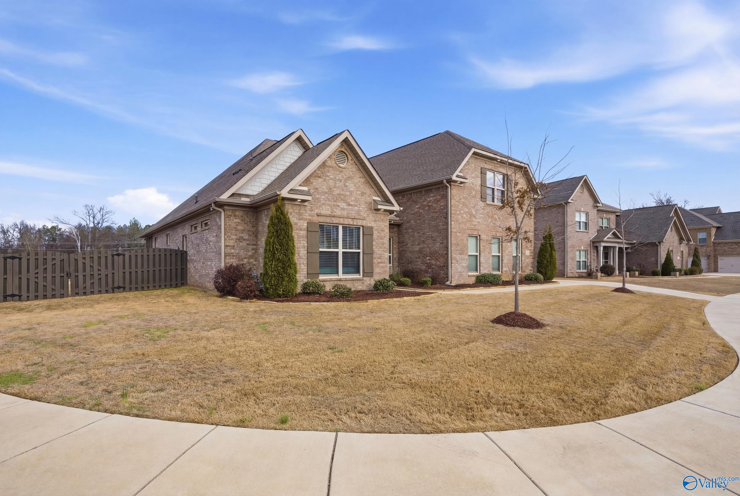 201 Goose Hill Bend