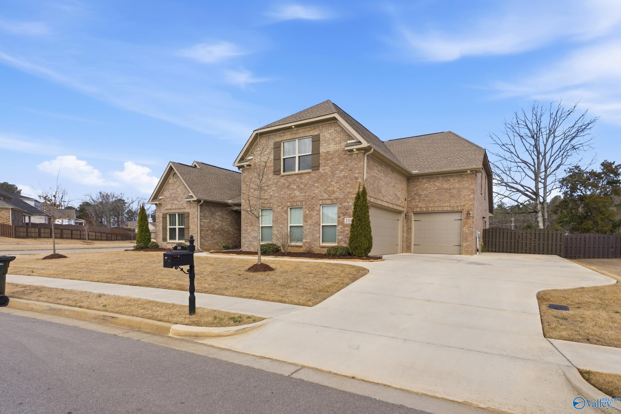 201 Goose Hill Bend