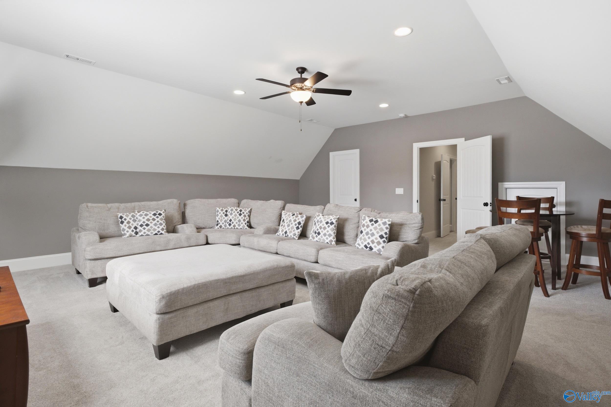 201 Goose Hill Bend